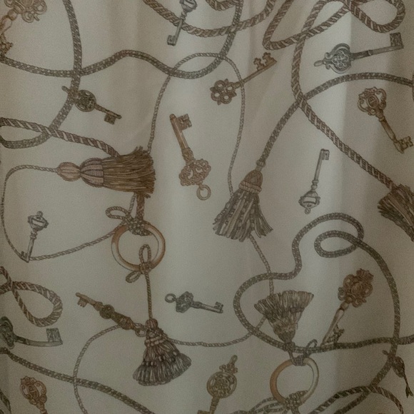 WHBM NWT Blouse, Key & Tassel print, Lined Bodice, Button at neckline, Long Slv - Picture 7 of 9